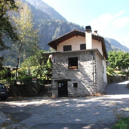 Grotto Pergola Bed & Breakfast Giornico Bagian luar foto