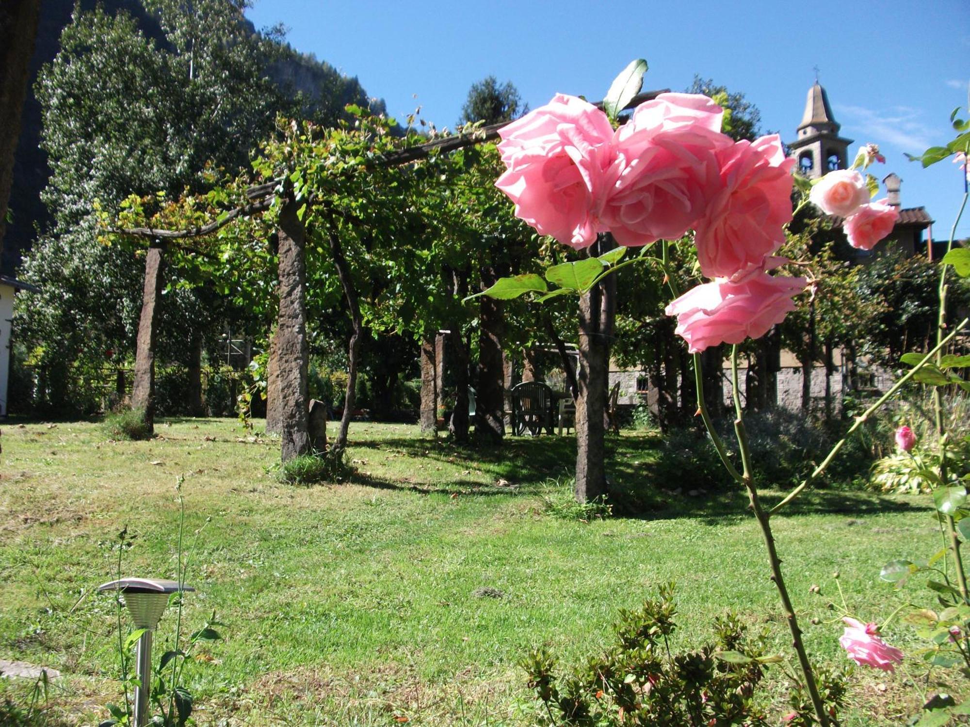 Grotto Pergola Bed & Breakfast Giornico Bagian luar foto